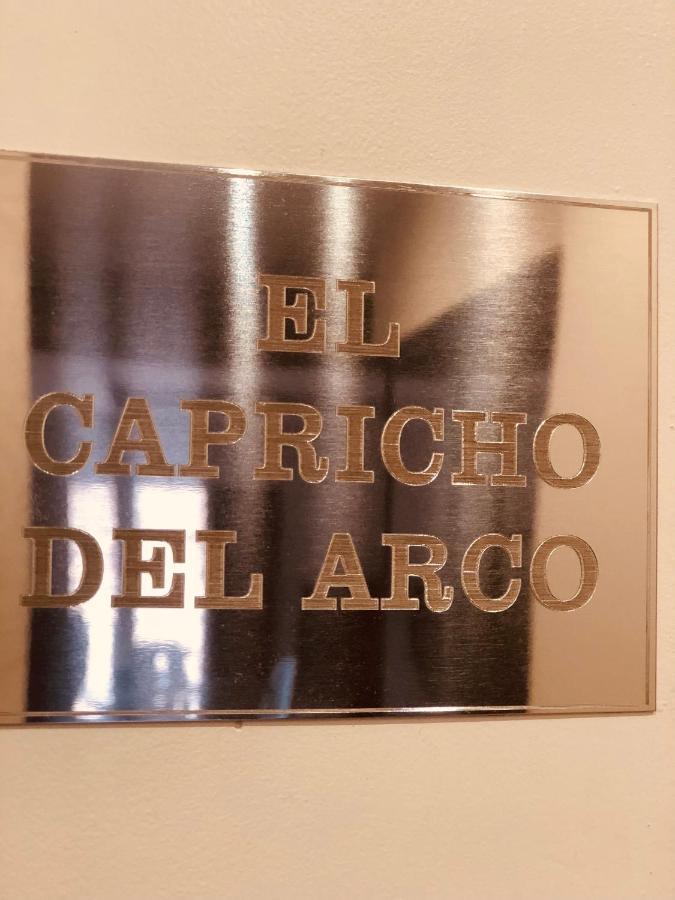 El Capricho Del Arco_Apartamentos Burgos Catedral Kültér fotó