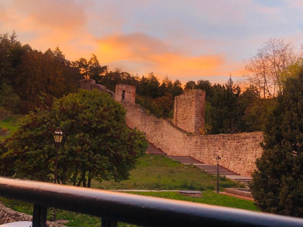 El Capricho Del Arco_Apartamentos Burgos Catedral Kültér fotó